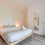 Near Metro With Parking & Balconies Apartament