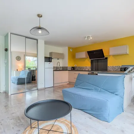 דירה Near Metro With Parking & Balconies *