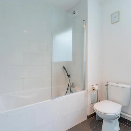 Near Metro With Parking & Balconies *