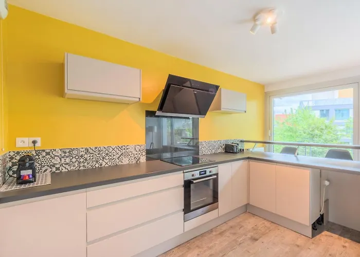 Near Metro With Parking & Balconies * Lila