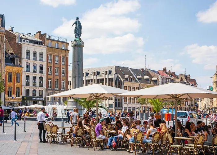 Near Metro With Parking & Balconies Apartamento