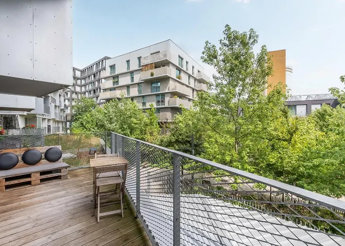 Near Metro With Parking & Balconies * Lila